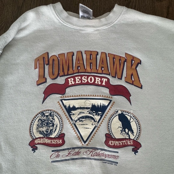 Vintage 1996 Tomahawk Resort Crewneck Sweatshirt USA Made 90’s Fruit Of The Loom - Picture 8 of 10